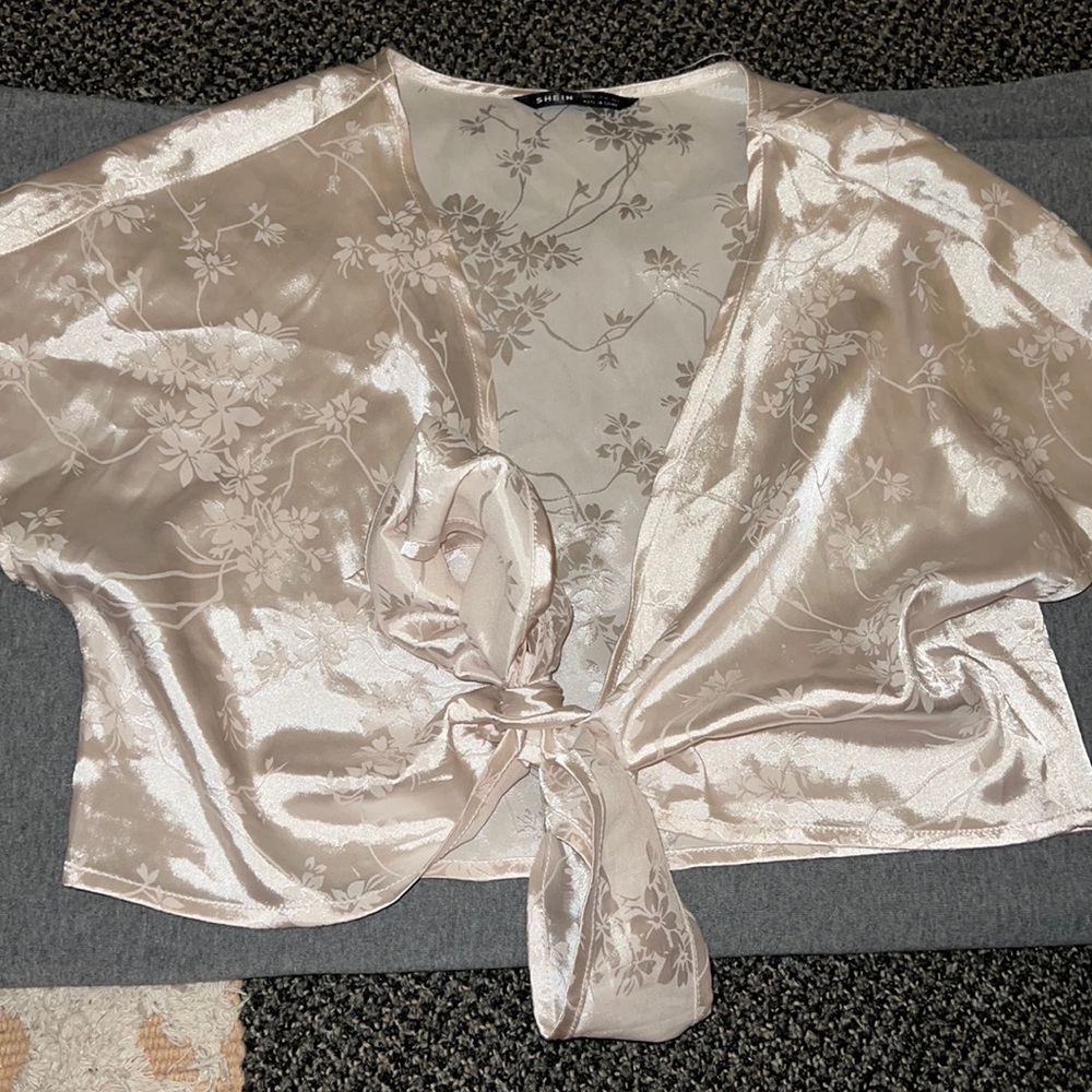 Silk cropped shirt